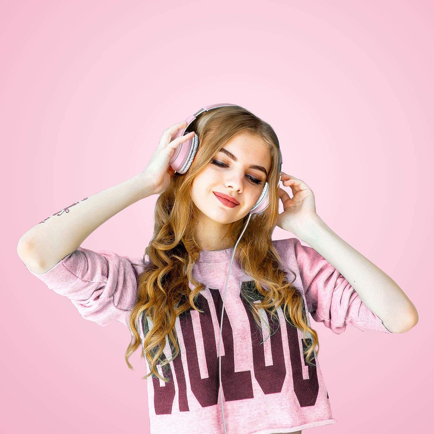 X6 Over-Ear Headphones with Microphone, Lightweight Foldable & Portable Stereo Bass Headphones with 1.45M No-Tangle, Wired Headphones for Smartphone Tablet MP3 / 4 (Pearl Pink)