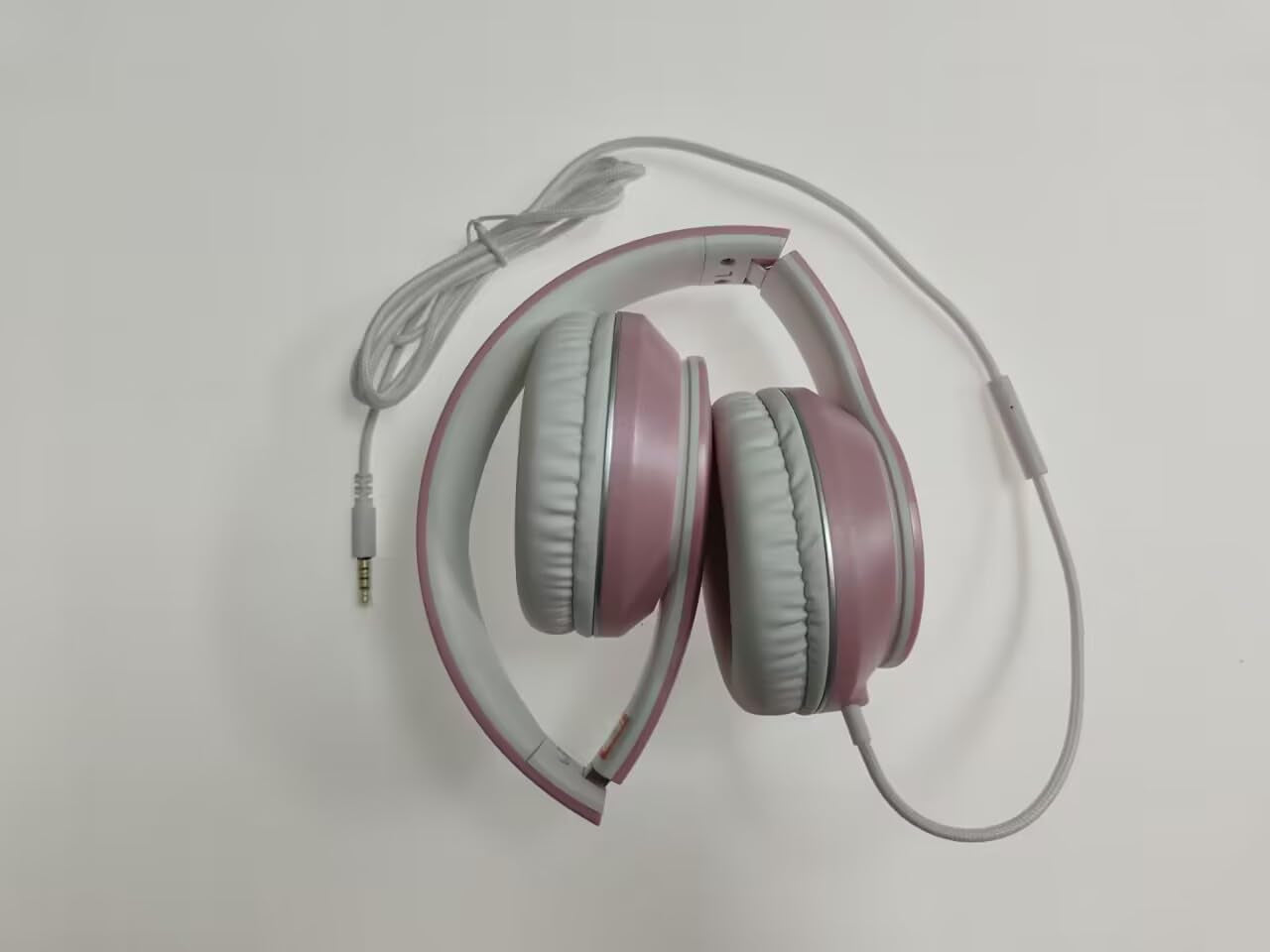X6 Over-Ear Headphones with Microphone, Lightweight Foldable & Portable Stereo Bass Headphones with 1.45M No-Tangle, Wired Headphones for Smartphone Tablet MP3 / 4 (Pearl Pink)