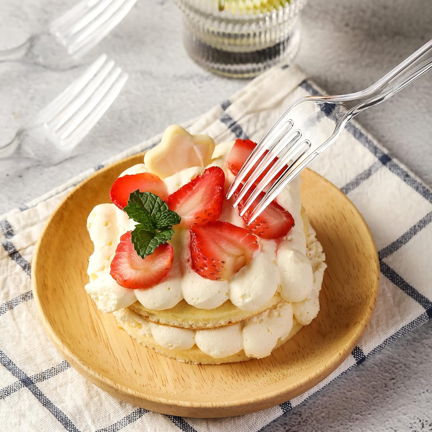 [400 Count] Heavy Duty Plastic Forks, Premium Disposable Clear Forks, Durable Plastic Cutlery for for Parties, Picnics, Big Event, Daily Use - Heat Resistant & BPA Free